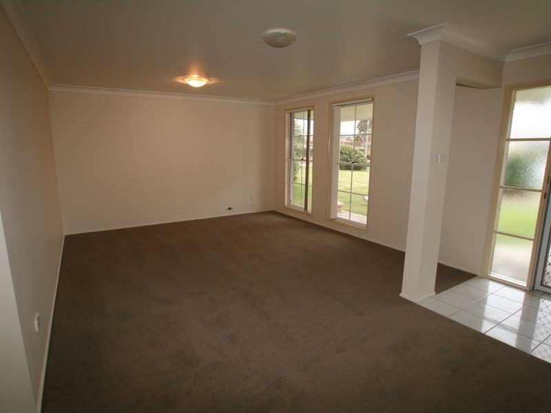 11 St James Crescent, Worrigee NSW 2540