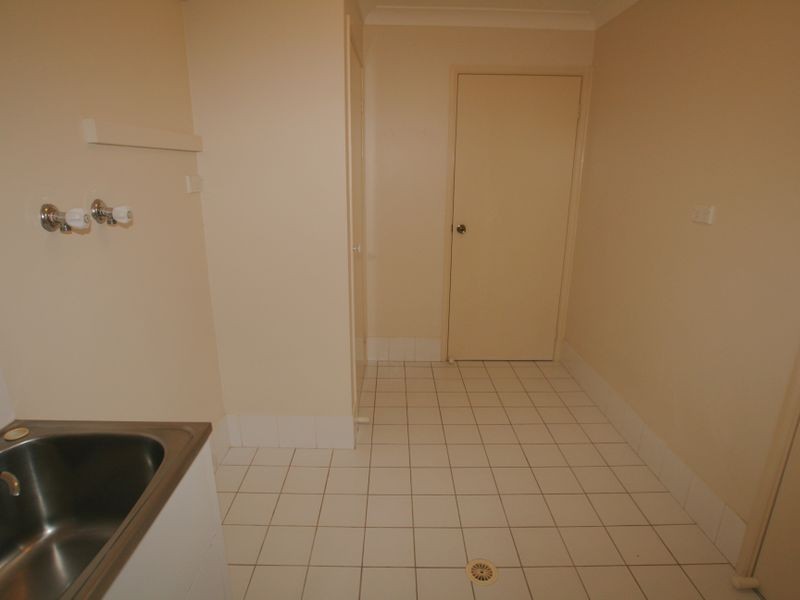 11 St James Crescent, Worrigee NSW 2540