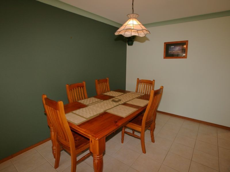 27 Salisbury Drive, Nowra NSW 2541