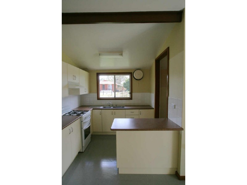 16 Clipper Road, Nowra NSW 2541