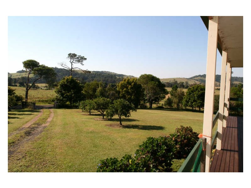 9 Thompson Road, Broughton Village NSW 2535