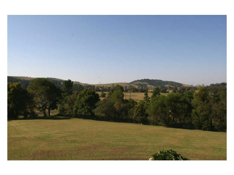 9 Thompson Road, Broughton Village NSW 2535