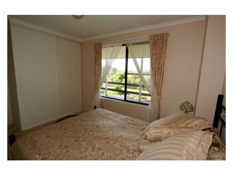 9 Thompson Road, Broughton Village NSW 2535