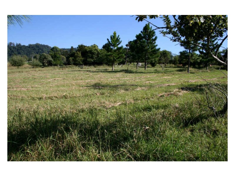 9 Thompson Road, Broughton Village NSW 2535