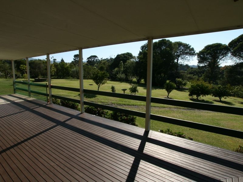 9 Thompson Road, Broughton Village NSW 2535