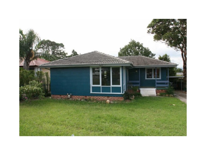 35 Quiberon Street, Nowra NSW 2541