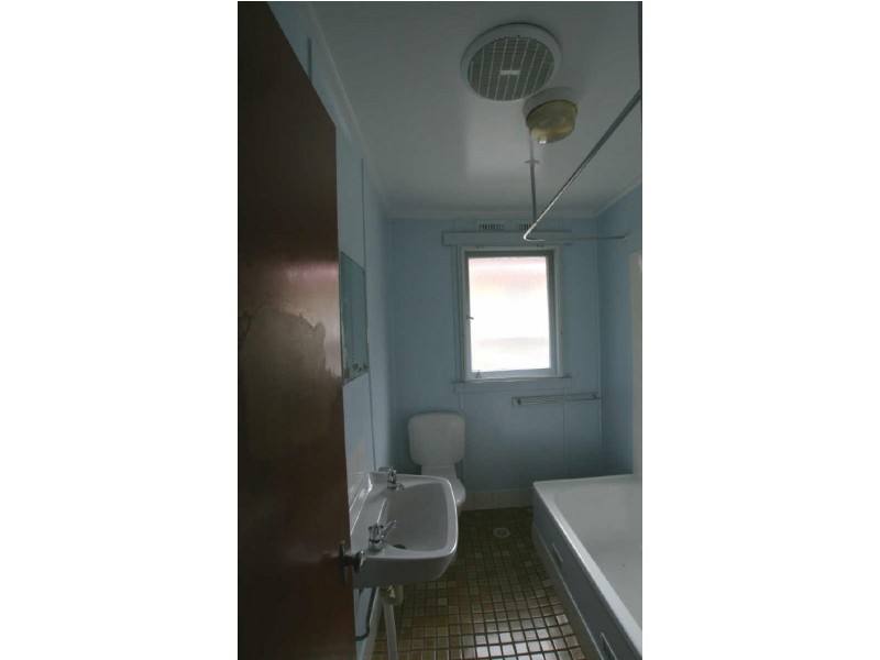 35 Quiberon Street, Nowra NSW 2541