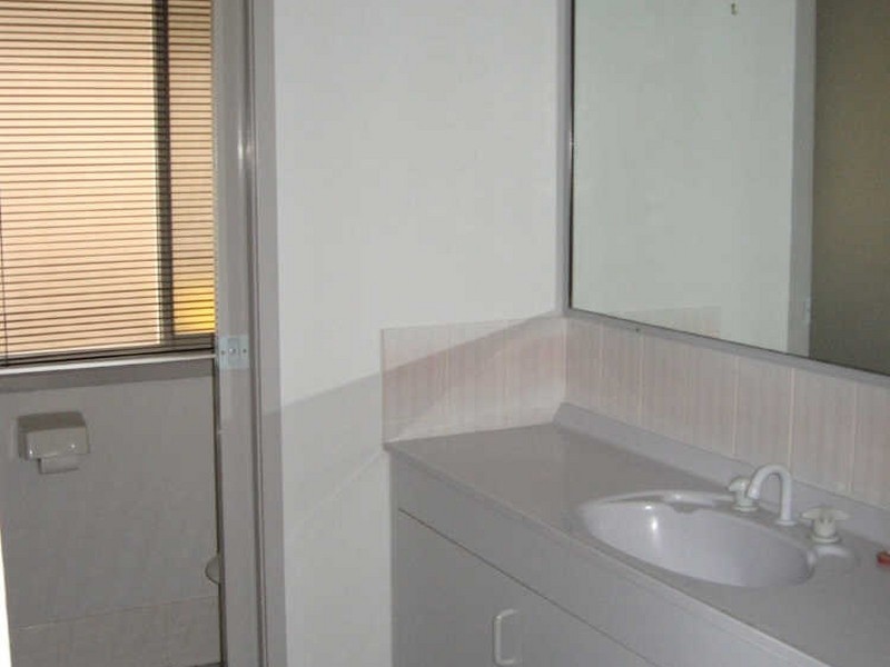 2 Tummell Close, West Nowra NSW 2541