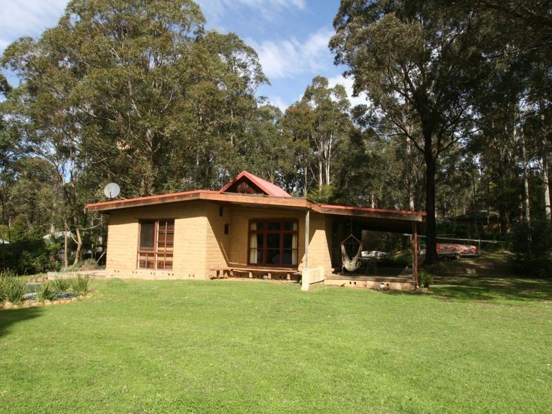 10 Coombah Close, Basin View NSW 2540