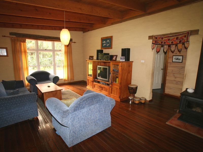 10 Coombah Close, Basin View NSW 2540