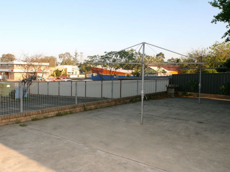 2/6 Burr Avenue, Nowra NSW 2541