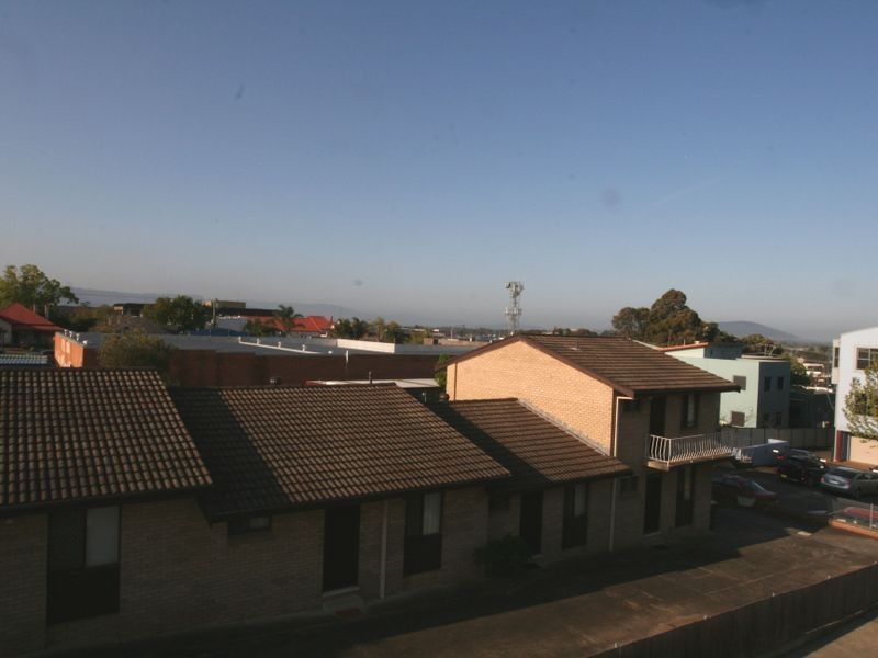 2/6 Burr Avenue, Nowra NSW 2541