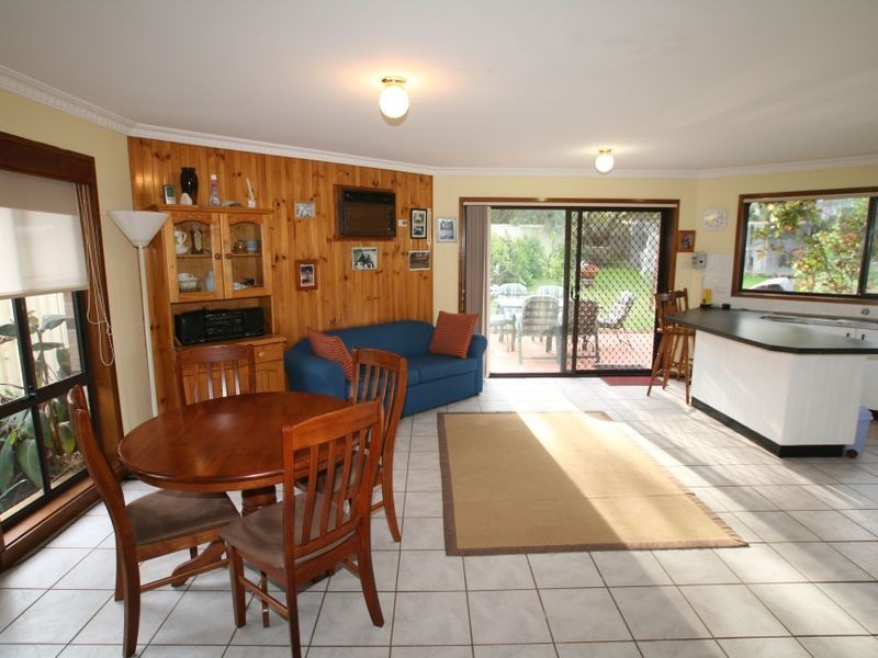 5 Birkdale Grove, Bomaderry NSW 2541