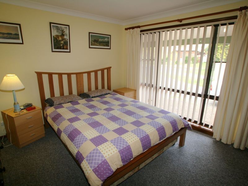 5 Birkdale Grove, Bomaderry NSW 2541