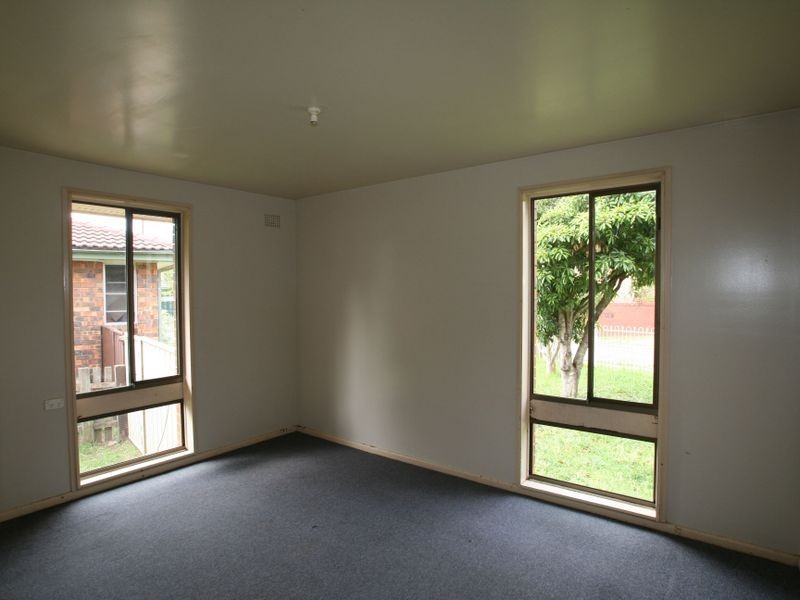 2 Abergeldie Street, Nowra NSW 2541