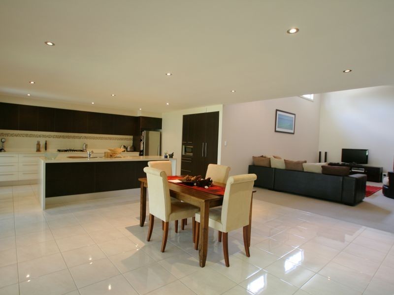 25 Riverside Esplanade South, Basin View NSW 2540