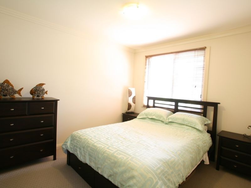 25 Riverside Esplanade South, Basin View NSW 2540