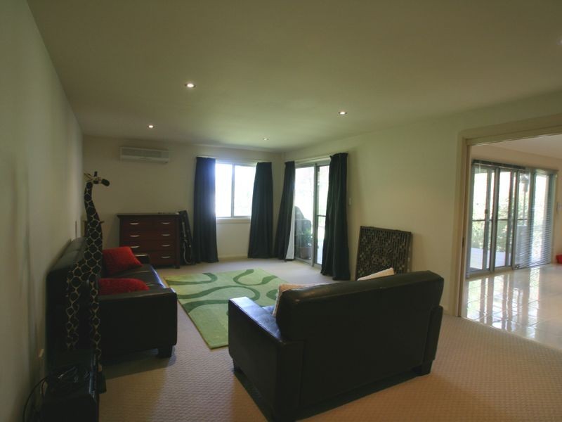 25 Riverside Esplanade South, Basin View NSW 2540