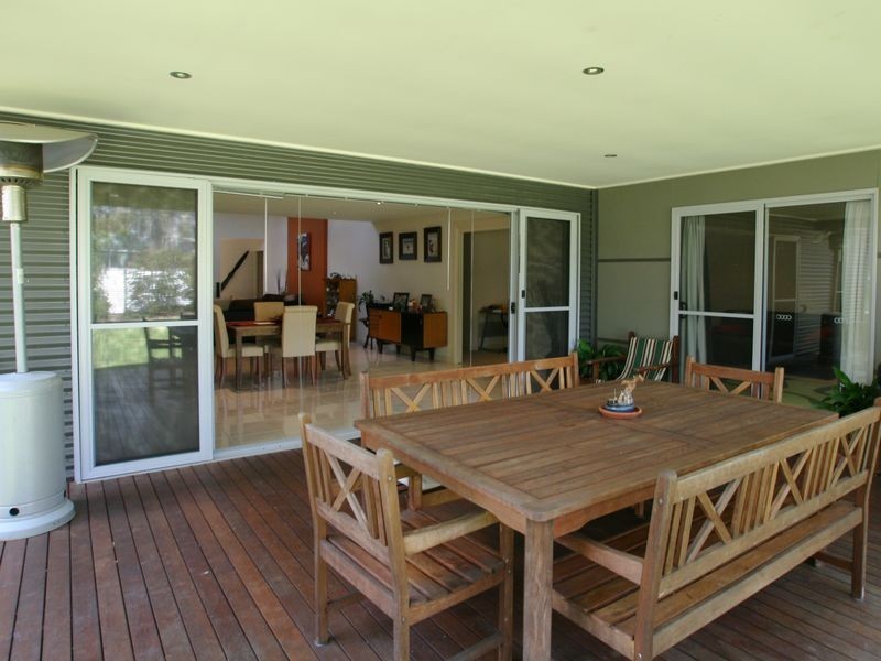 25 Riverside Esplanade South, Basin View NSW 2540
