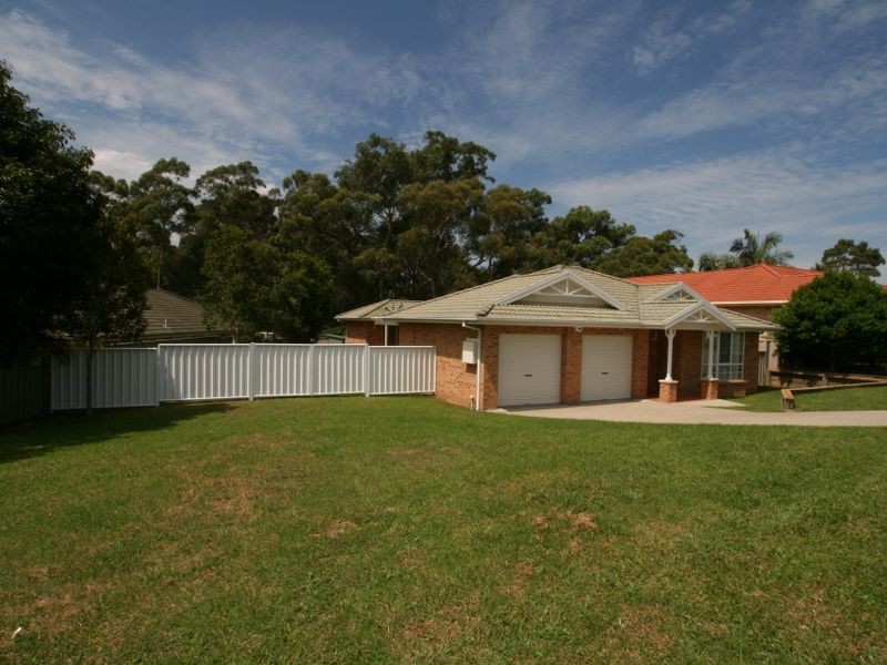 13 Wisteria Place, Bomaderry NSW 2541