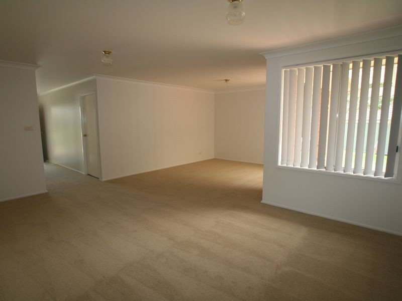 13 Wisteria Place, Bomaderry NSW 2541