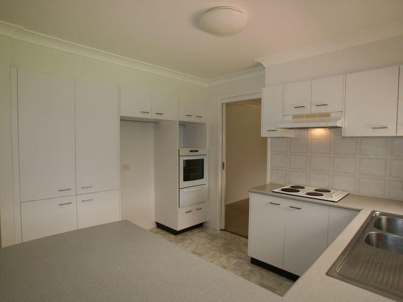 13 Wisteria Place, Bomaderry NSW 2541