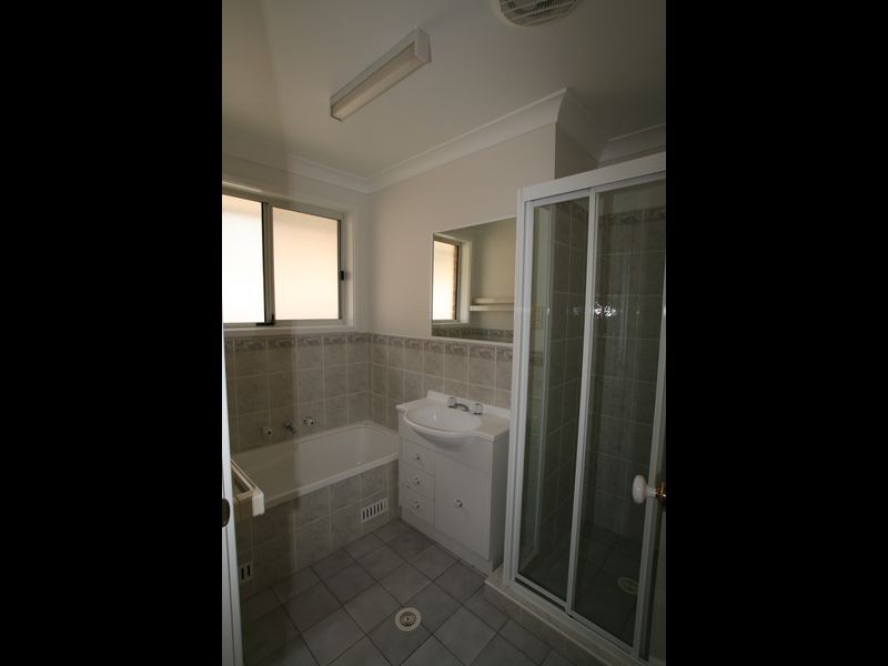 13 Wisteria Place, Bomaderry NSW 2541