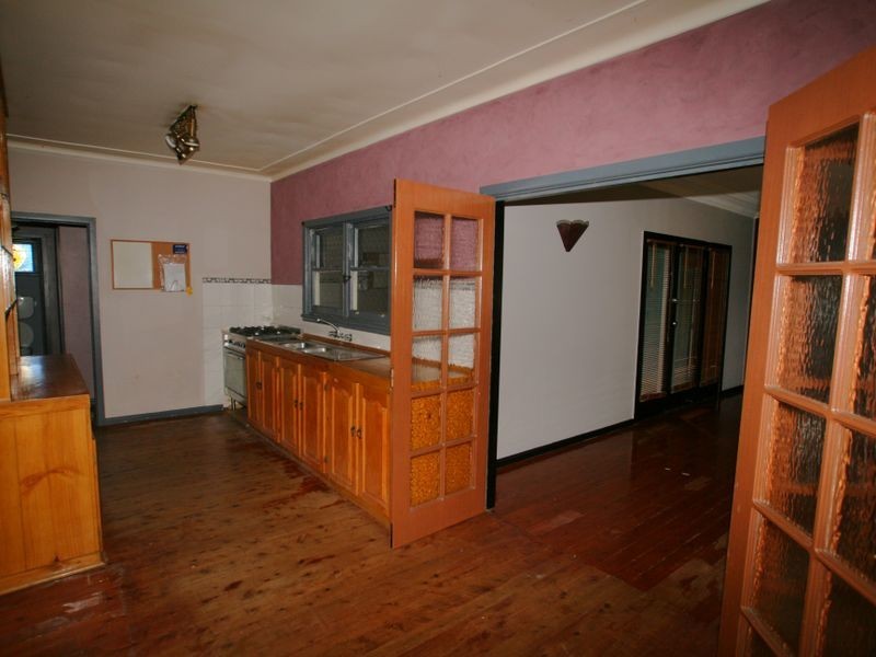 406 Princes Hwy, Bomaderry NSW 2541
