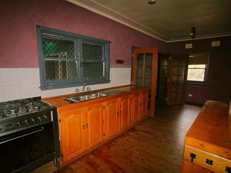 406 Princes Hwy, Bomaderry NSW 2541