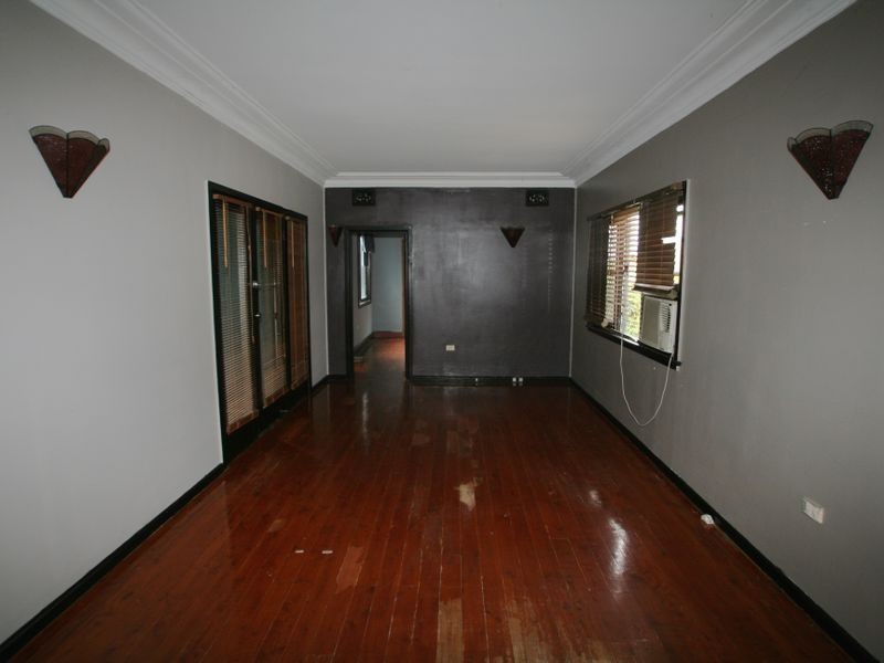 406 Princes Hwy, Bomaderry NSW 2541