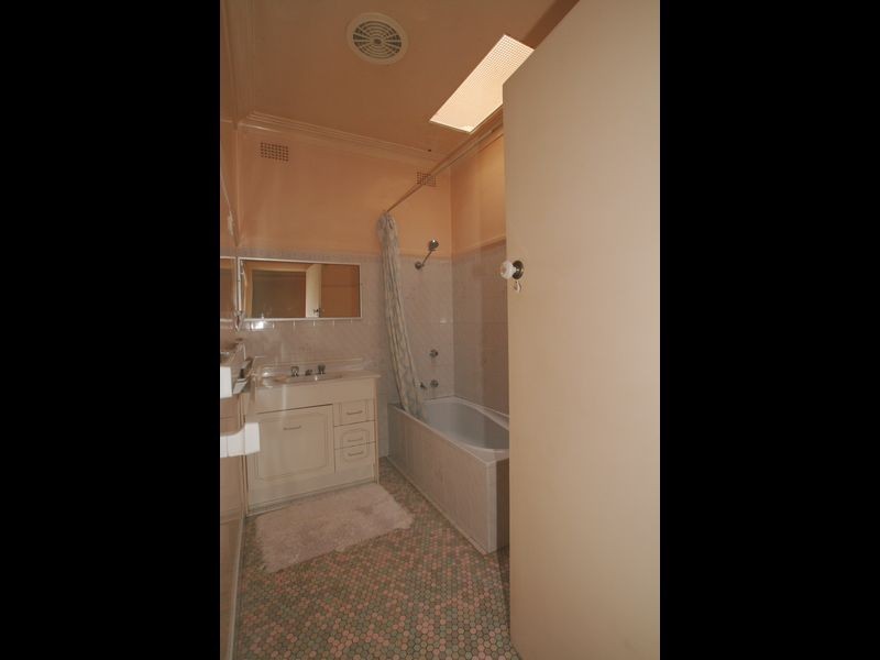 58 Birriley Street, Bomaderry NSW 2541