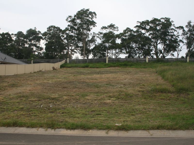 61 Warrigal Street, Nowra NSW 2541