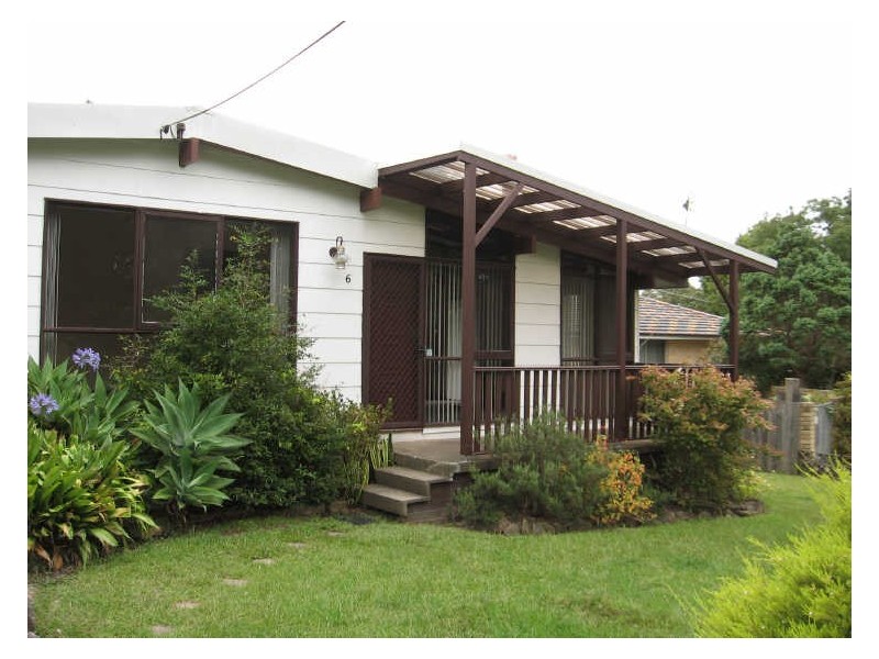 6 Taranna Cres, Nowra NSW 2541