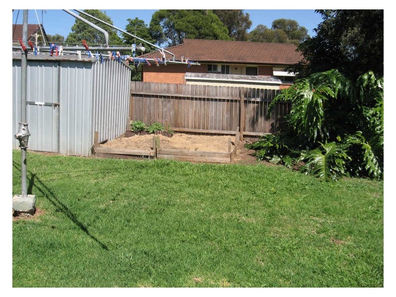 6 Taranna Cres, Nowra NSW 2541