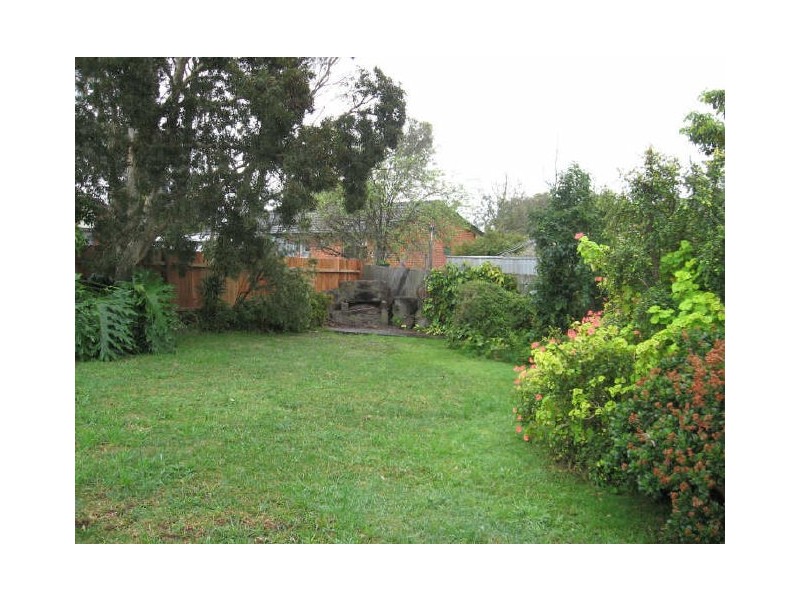 6 Taranna Cres, Nowra NSW 2541