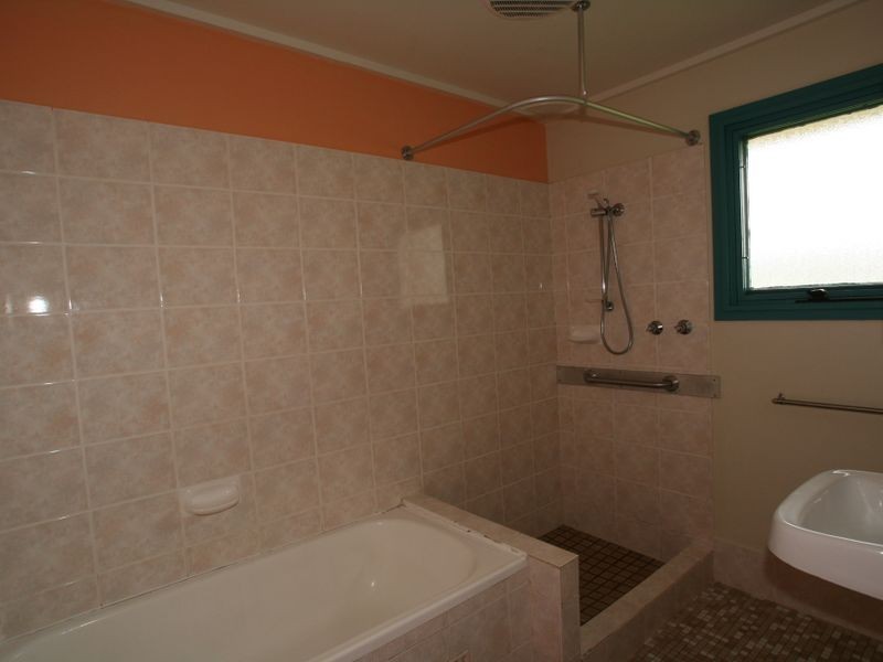 34 Alfred Street, Bomaderry NSW 2541