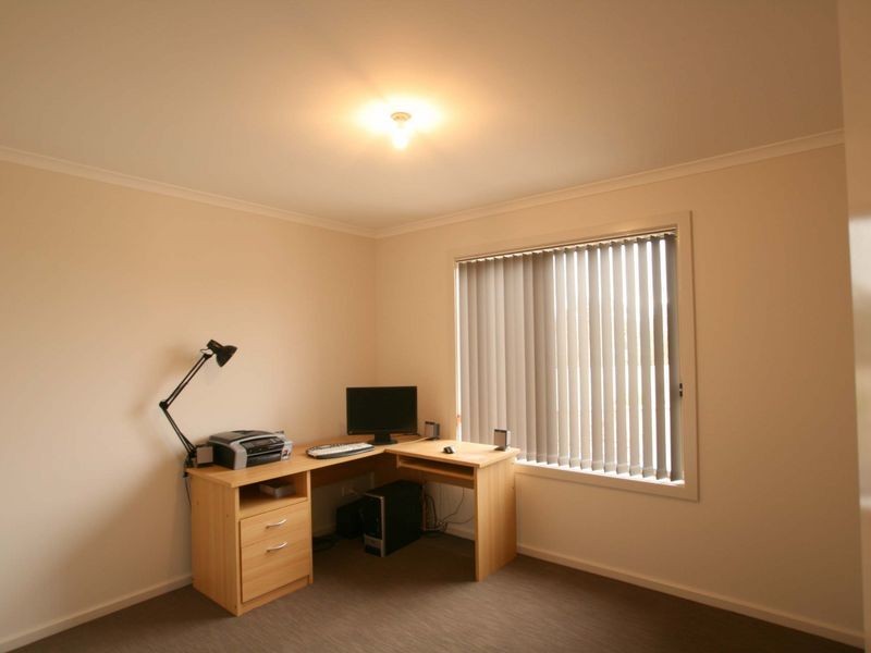 40a Carrington Park Drive, Nowra NSW 2541