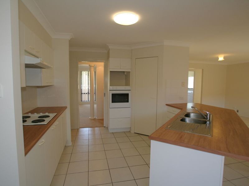 35 Gardenia Crescent, Bomaderry NSW 2541