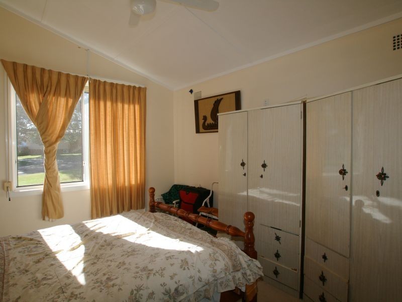 42 Birriley Street, Bomaderry NSW 2541