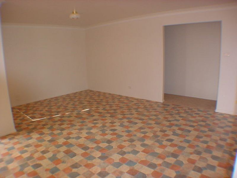 88 Jasmine Drive, Bomaderry NSW 2541