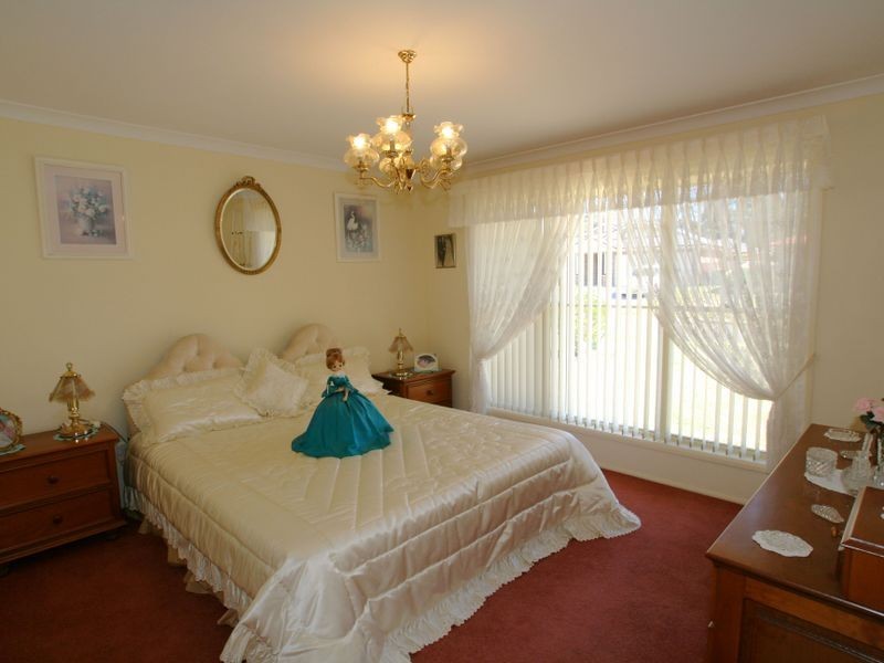 17 Kardella Avenue, Nowra NSW 2541