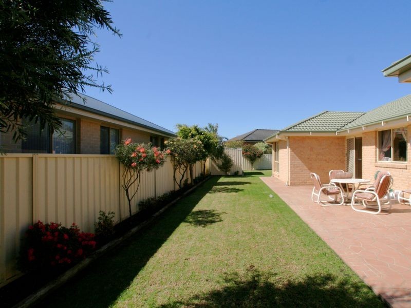 17 Kardella Avenue, Nowra NSW 2541
