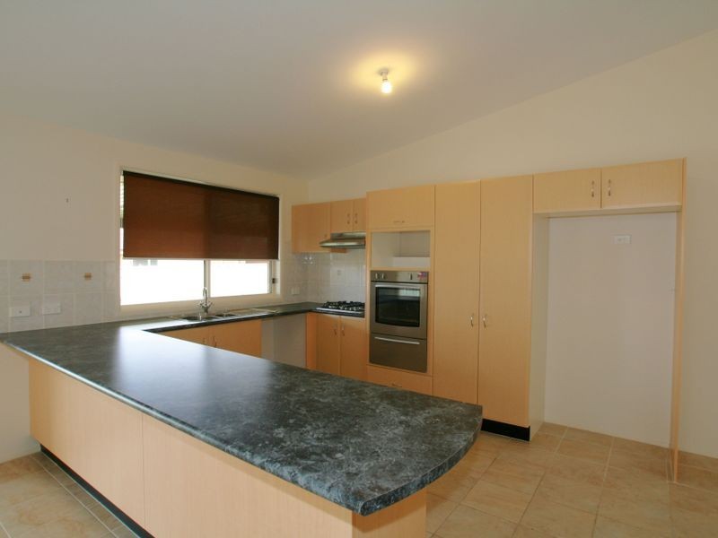 30 Golden Ash Close, Worrigee NSW 2540