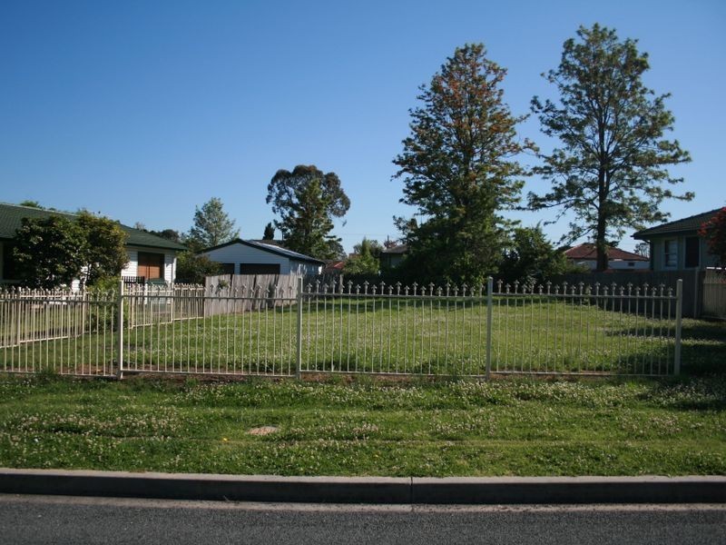 5 Quiberon Street, Nowra NSW 2541