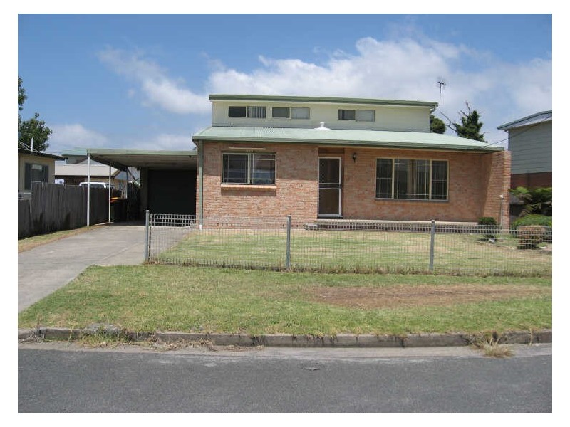 2 Hume St, Greenwell Point NSW 2540