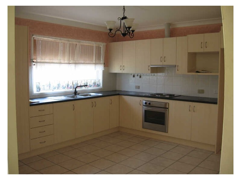 2 Hume St, Greenwell Point NSW 2540