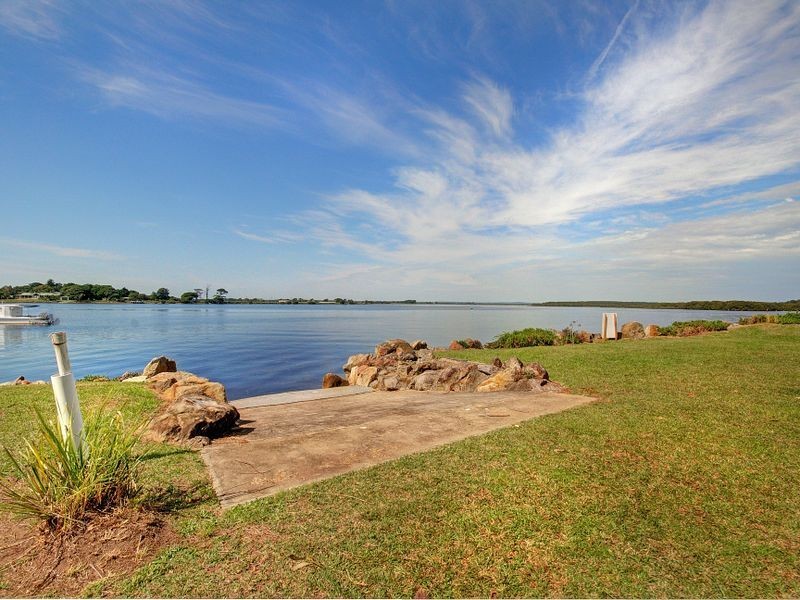 8 Hay Avenue, Shoalhaven Heads NSW 2535