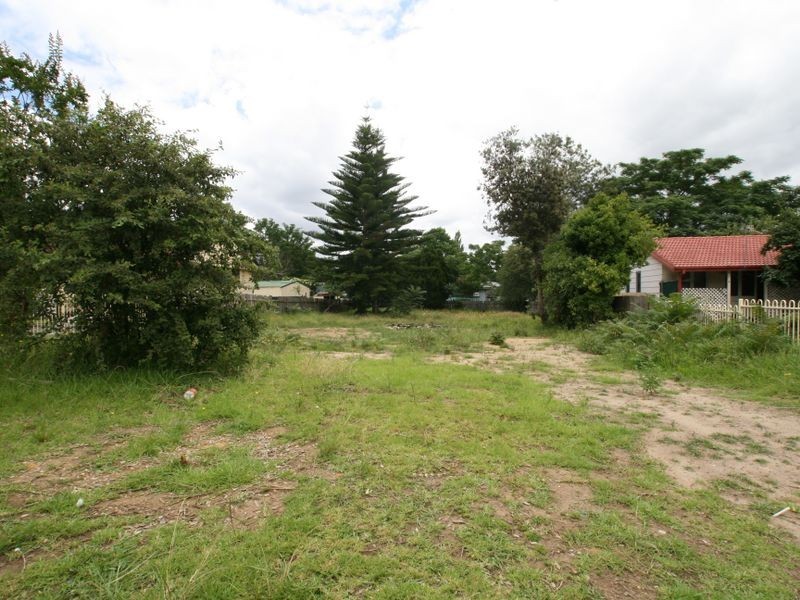 7 Sampson Crescent, Bomaderry NSW 2541