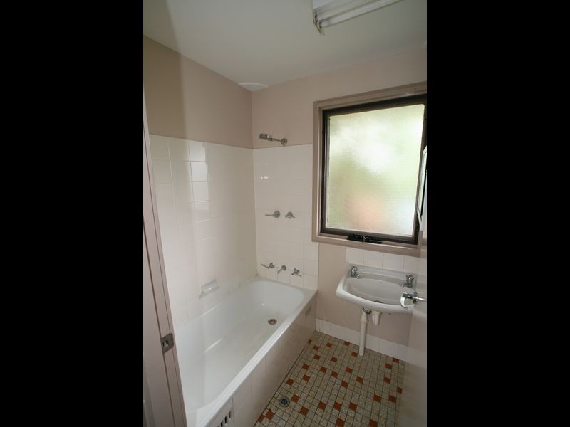 38 Kameruka Crescent, Nowra NSW 2541