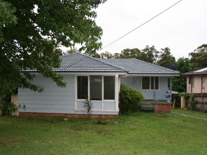 35 Leonard Street, Bomaderry NSW 2541